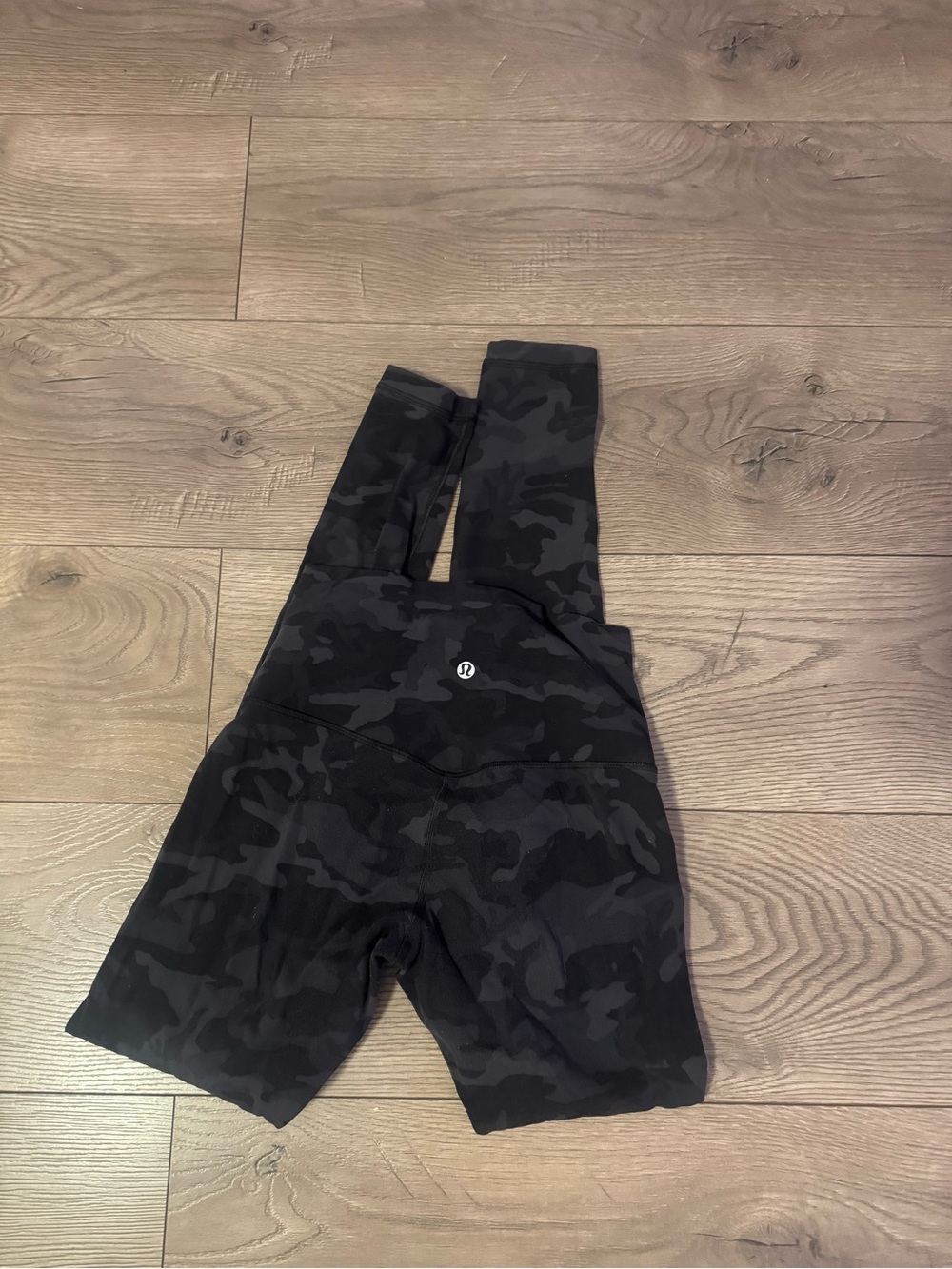 Lululemon Dark Camo Print Align Pant Leggings Women’s Size 4 Inseam 28”